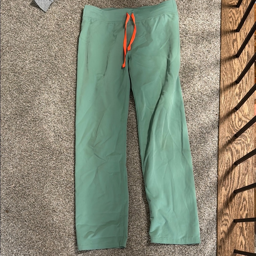 Women’s Small Livingston Figs Scrub Pants